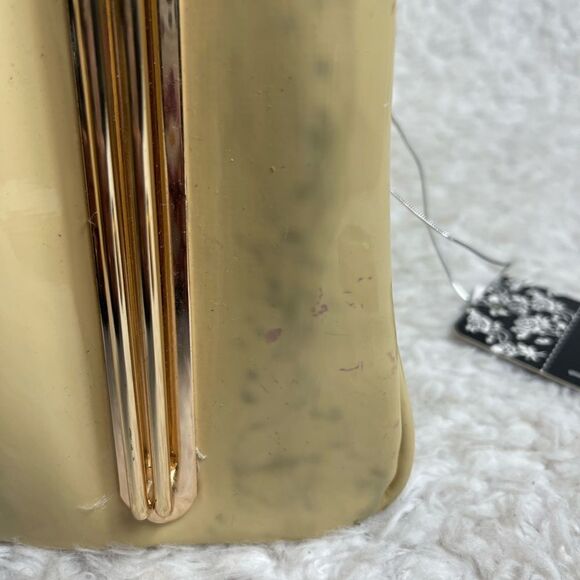 NWTLa Reine Patent Beige croc prints faux leather satchel gold tone frame accent - Picture 12 of 12